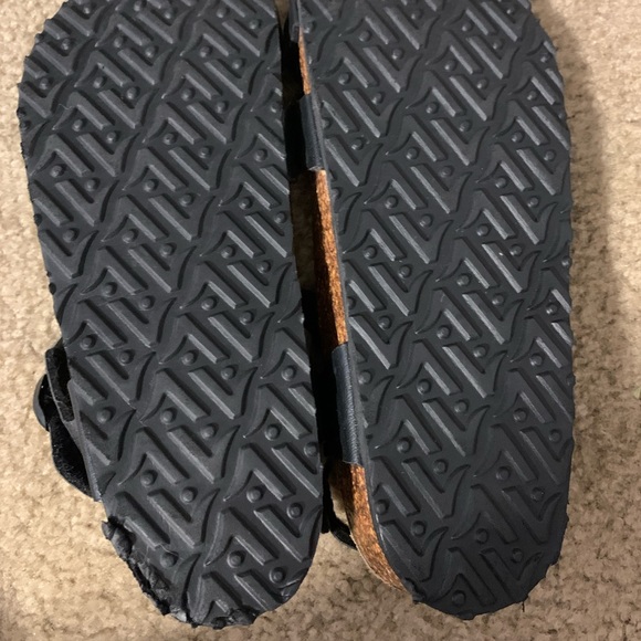 Sandals - Picture 2 of 3